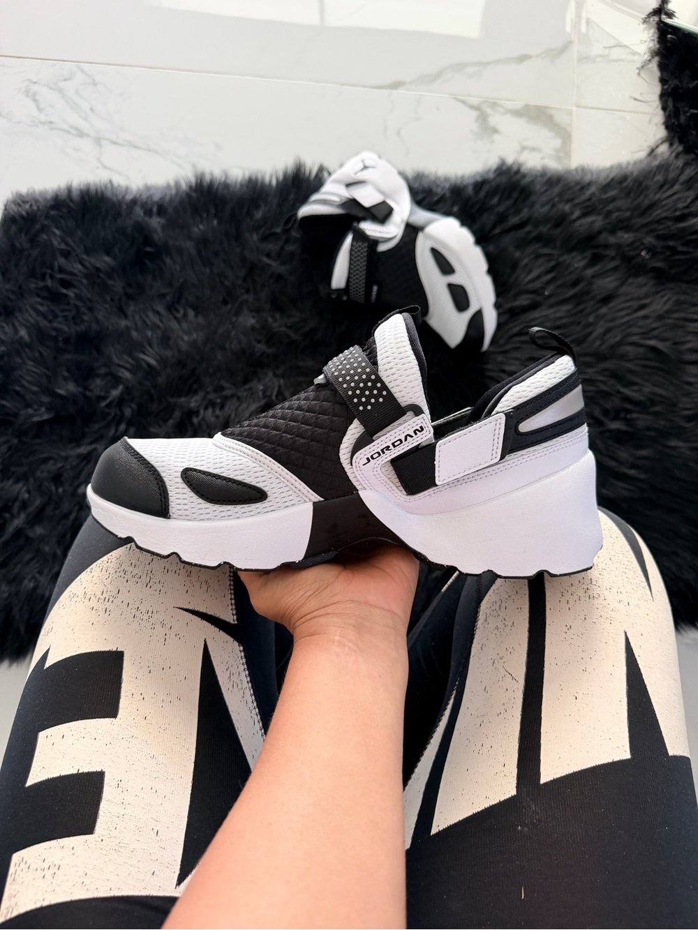 Jordan Trunner LX - Picture 2 of 6